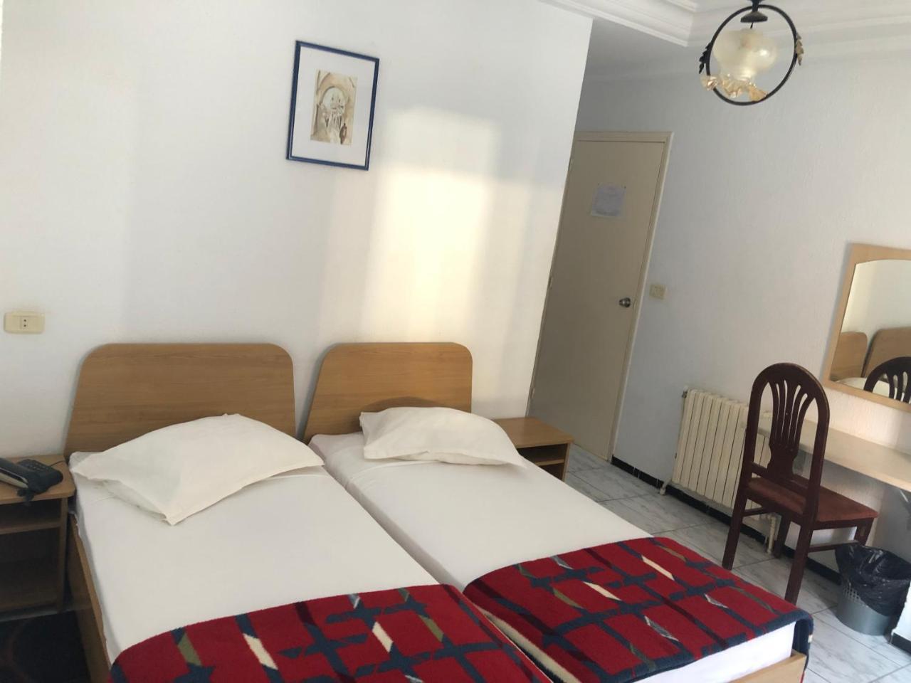 Hotel Amine Szfaksz Kültér fotó